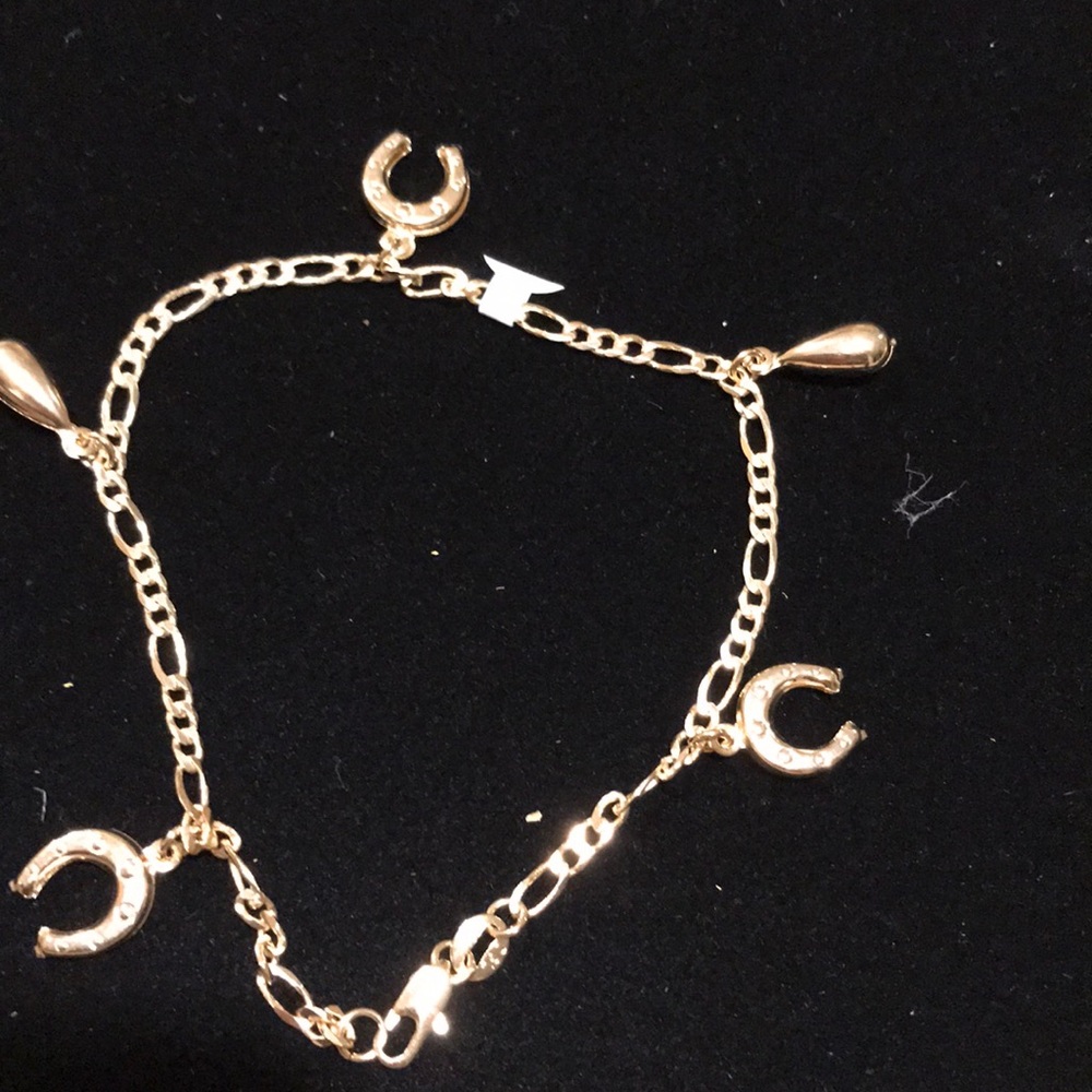 bracelet on the foot